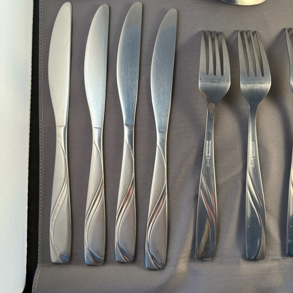 Cambridge Stainless MERCADO‎ SAND Flatware Set Of 19 *Missing 1 Dinner Fork*